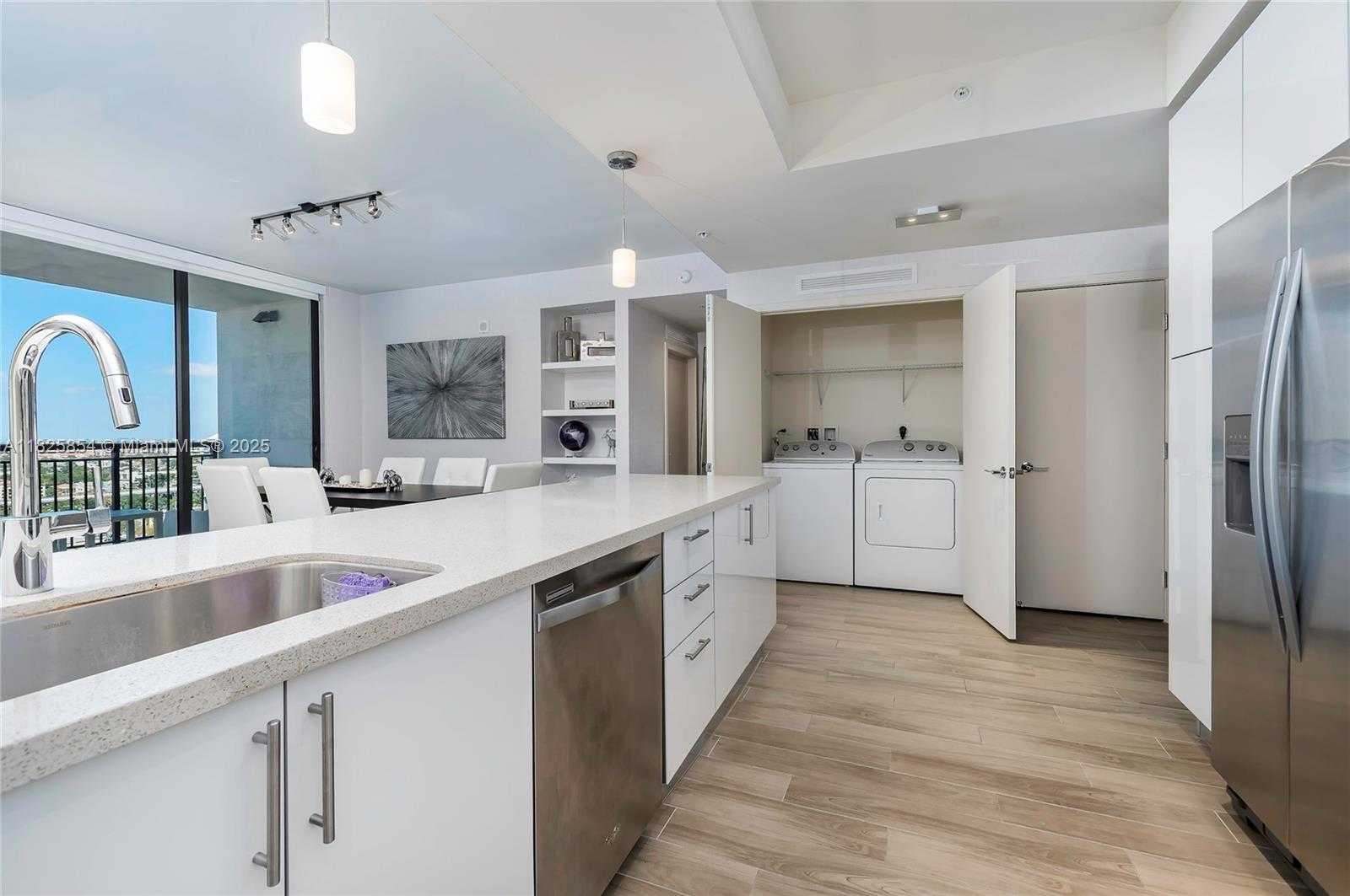 Small Image of 999 SOUTH WEST 1ST AVE #1712, Miami Number 5