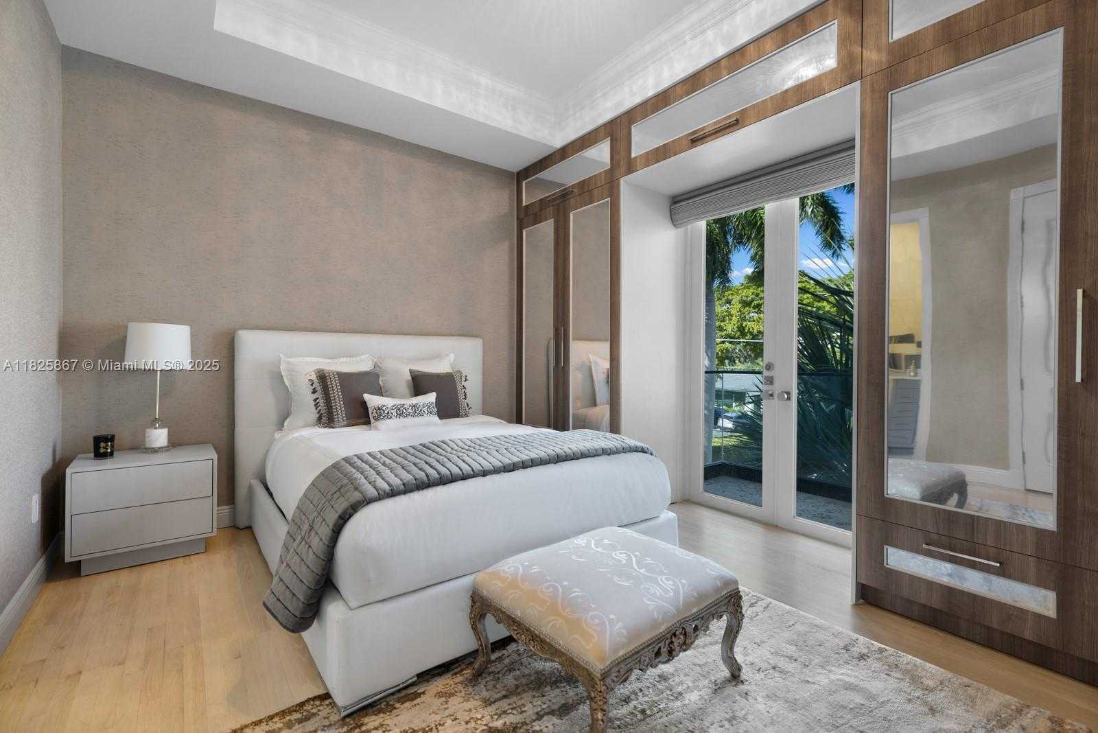 Small Image of 176 SOUTH HIBISCUS DR, Miami Beach Number 22
