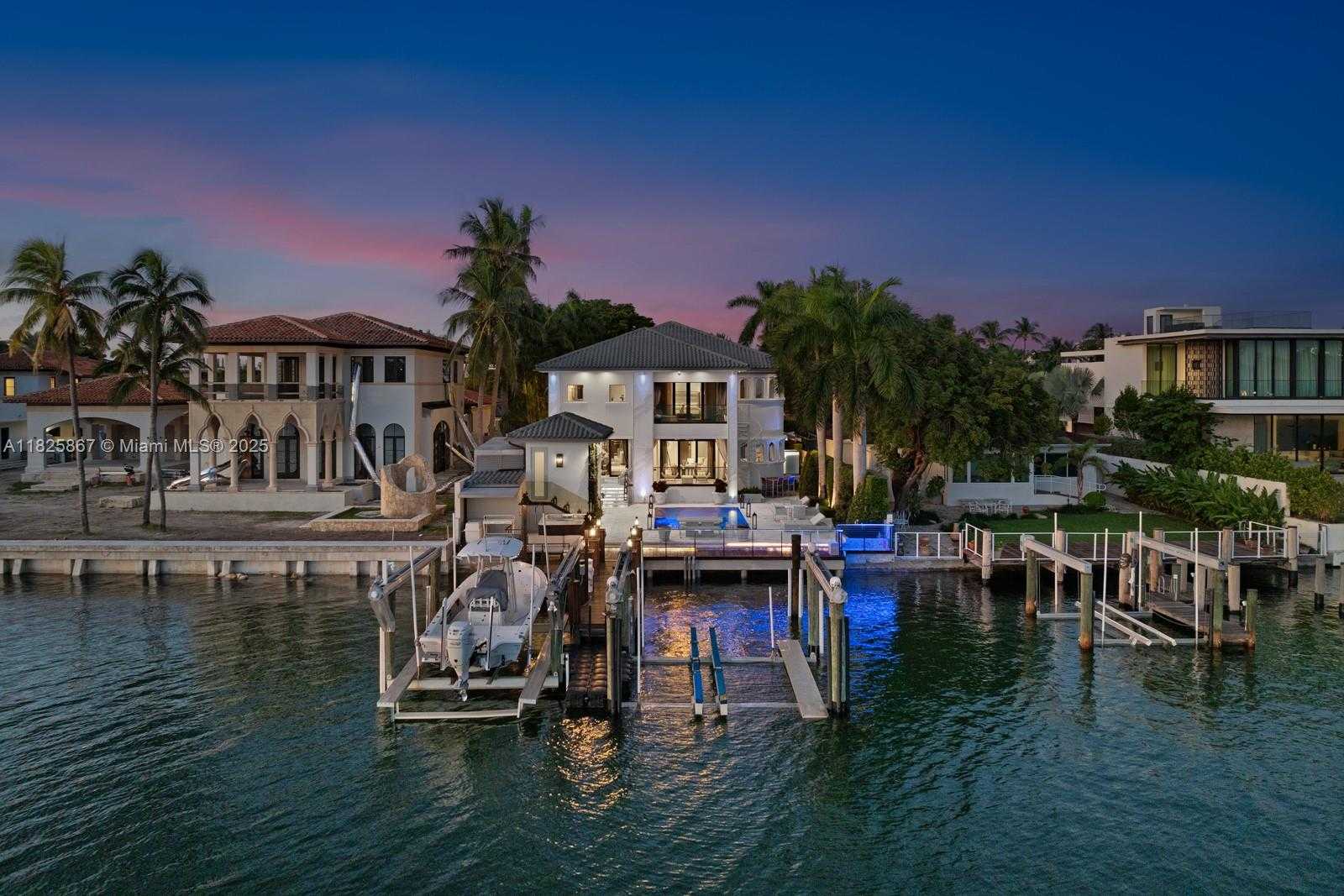 Small Image of 176 SOUTH HIBISCUS DR, Miami Beach Number 3