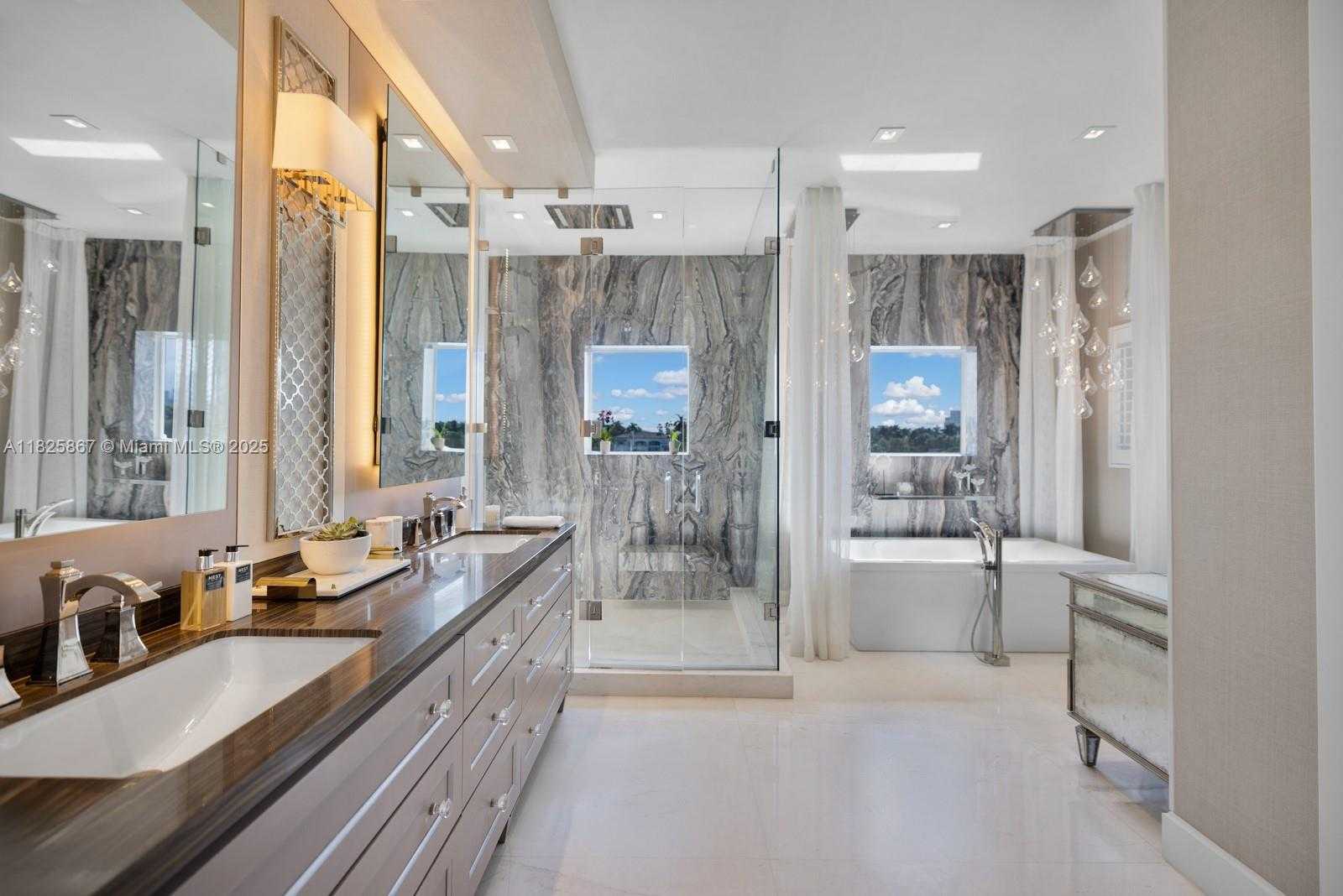 Small Image of 176 SOUTH HIBISCUS DR, Miami Beach Number 30
