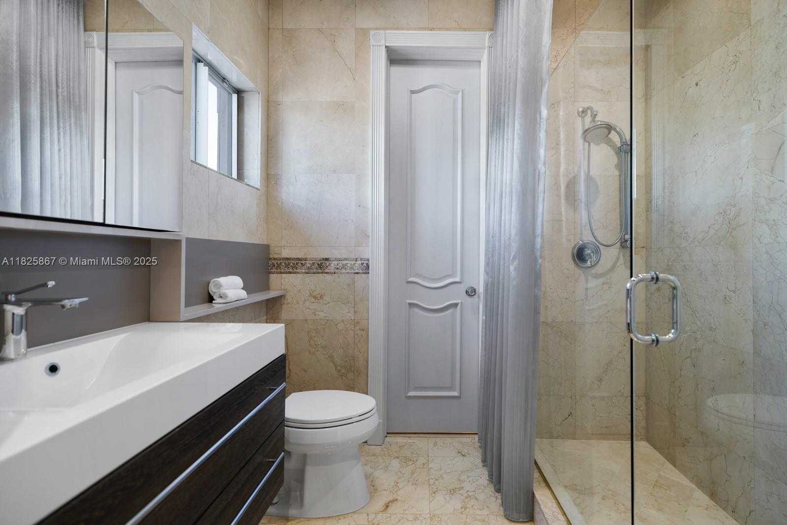 Small Image of 176 SOUTH HIBISCUS DR, Miami Beach Number 34