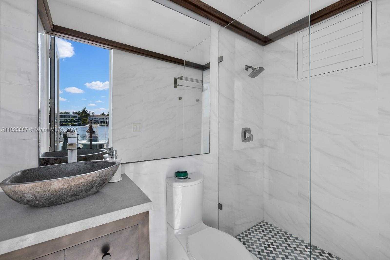 Small Image of 176 SOUTH HIBISCUS DR, Miami Beach Number 35