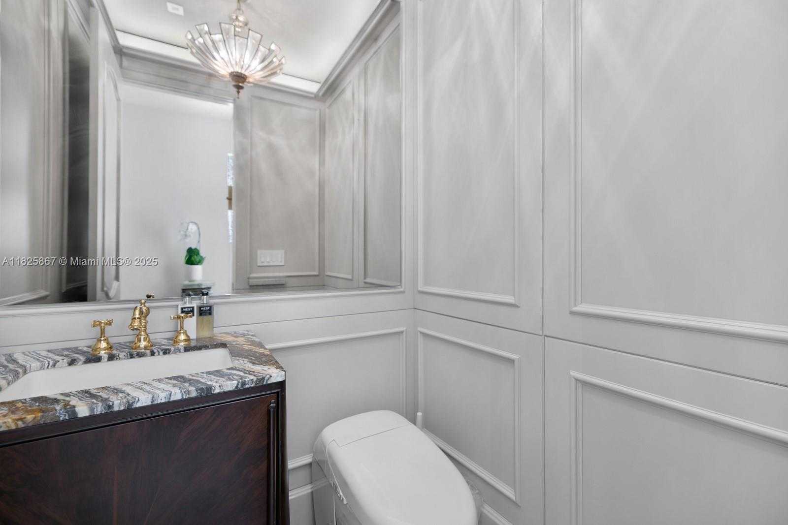 Small Image of 176 SOUTH HIBISCUS DR, Miami Beach Number 37