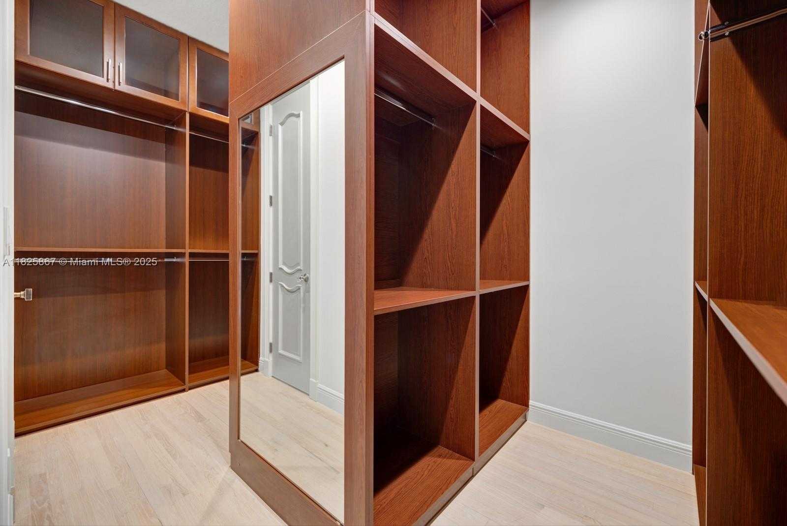 Small Image of 176 SOUTH HIBISCUS DR, Miami Beach Number 39