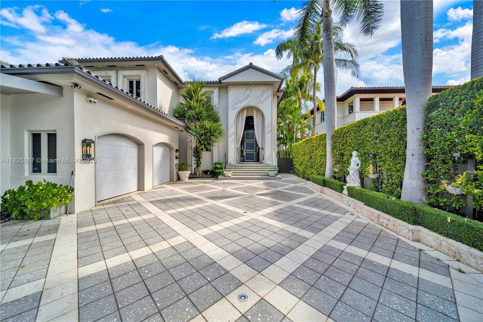 Small Image of 176 SOUTH HIBISCUS DR, Miami Beach Number 4