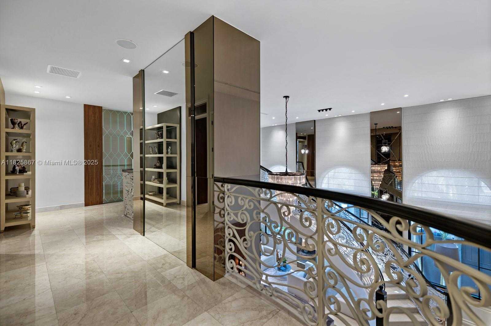 Small Image of 176 SOUTH HIBISCUS DR, Miami Beach Number 42
