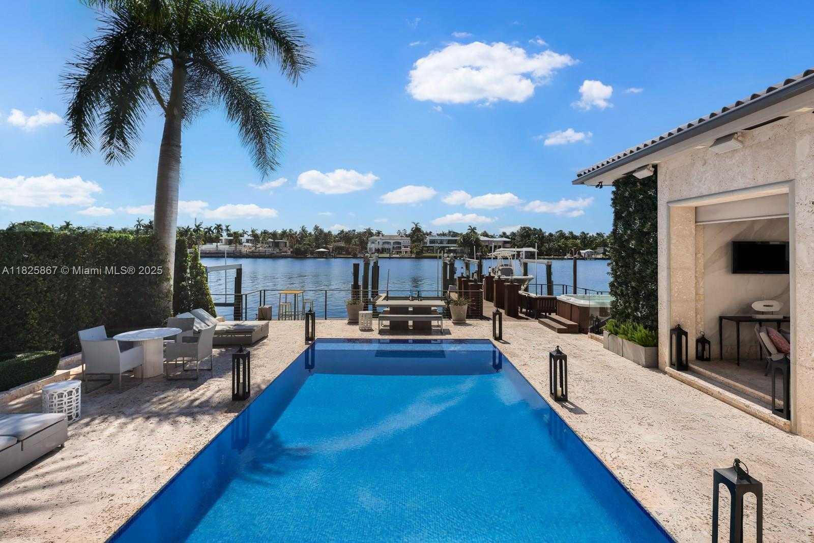 Small Image of 176 SOUTH HIBISCUS DR, Miami Beach Number 48