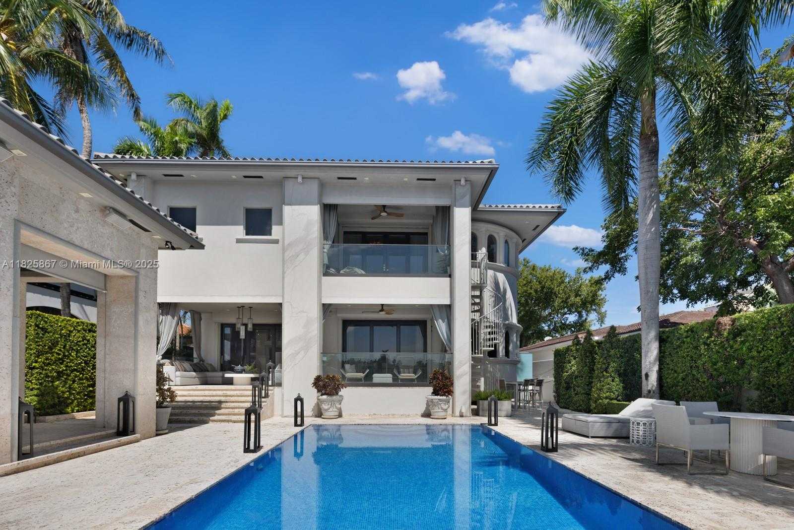 Small Image of 176 SOUTH HIBISCUS DR, Miami Beach Number 53