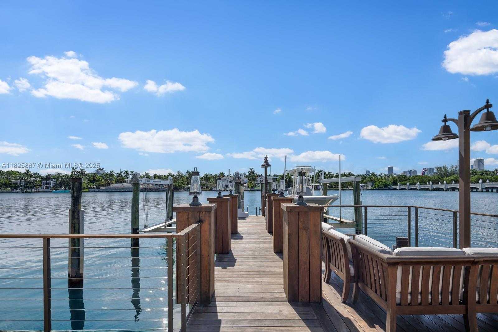 Small Image of 176 SOUTH HIBISCUS DR, Miami Beach Number 54