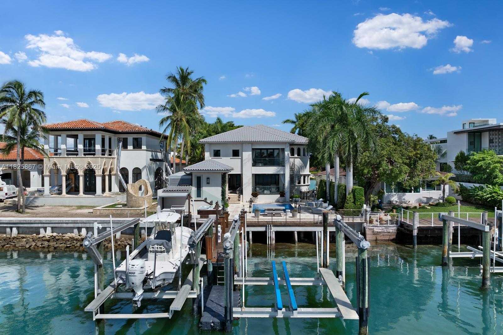Small Image of 176 SOUTH HIBISCUS DR, Miami Beach Number 55