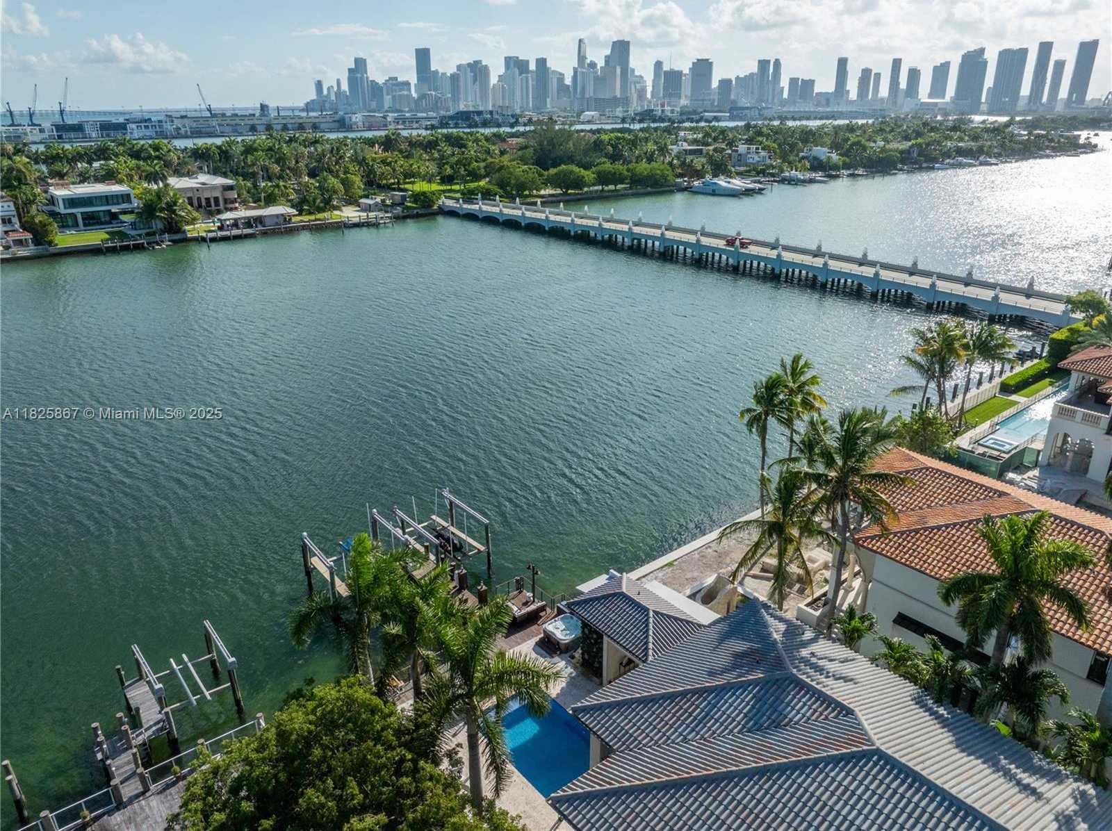 Small Image of 176 SOUTH HIBISCUS DR, Miami Beach Number 60