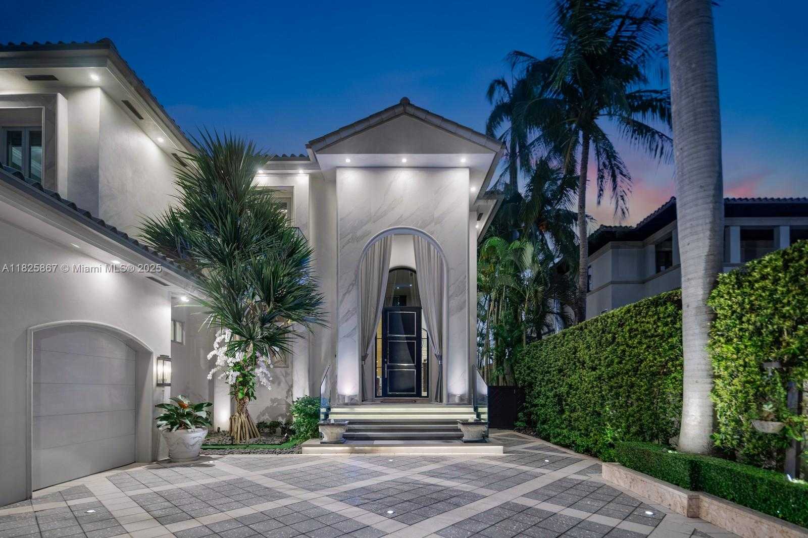 Small Image of 176 SOUTH HIBISCUS DR, Miami Beach Number 62