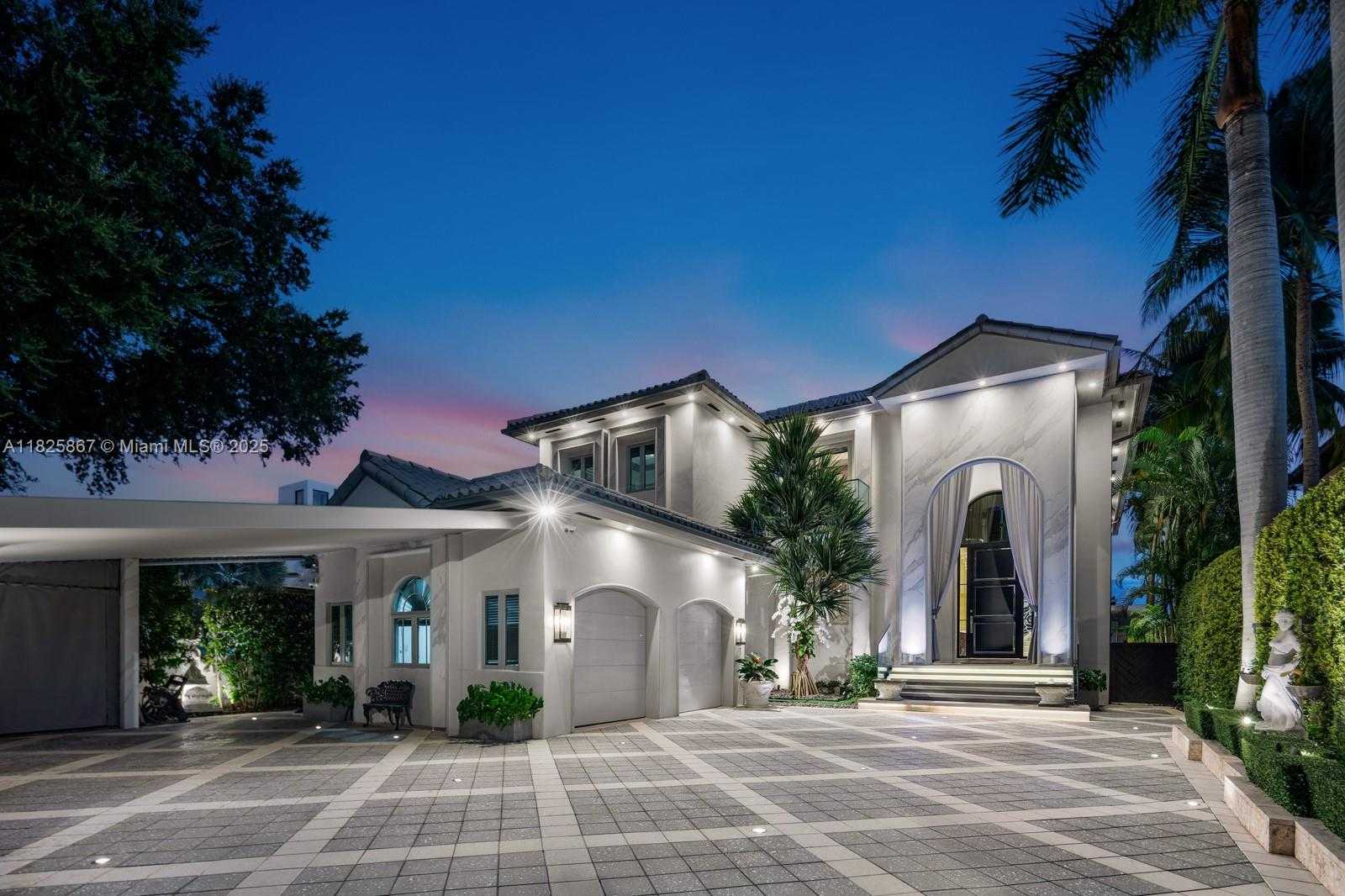Small Image of 176 SOUTH HIBISCUS DR, Miami Beach Number 63