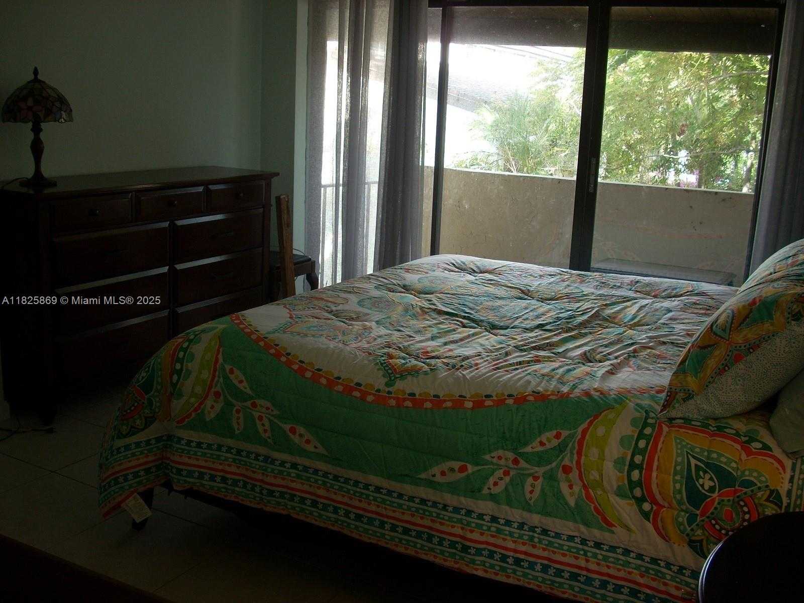 Small Image of Miami Number 11