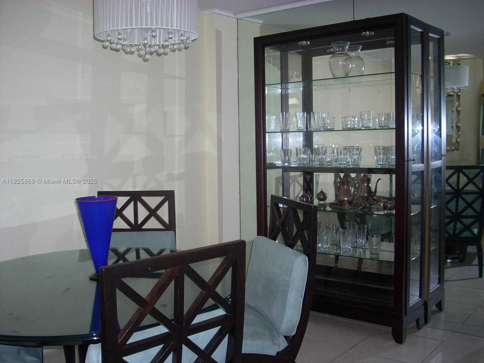 Small Image of Miami Number 5
