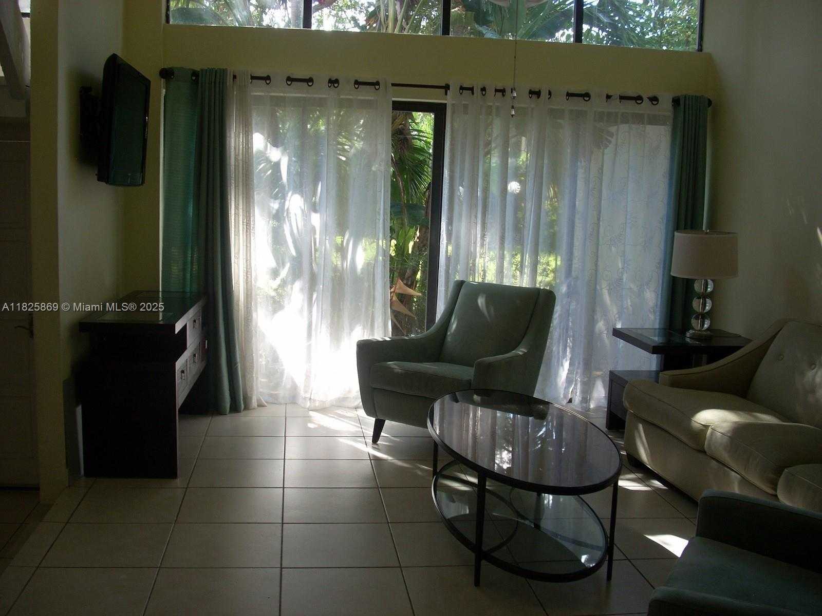 Small Image of Miami Number 6