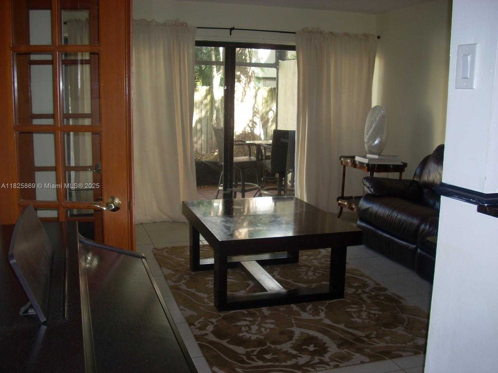 Small Image of Miami Number 8