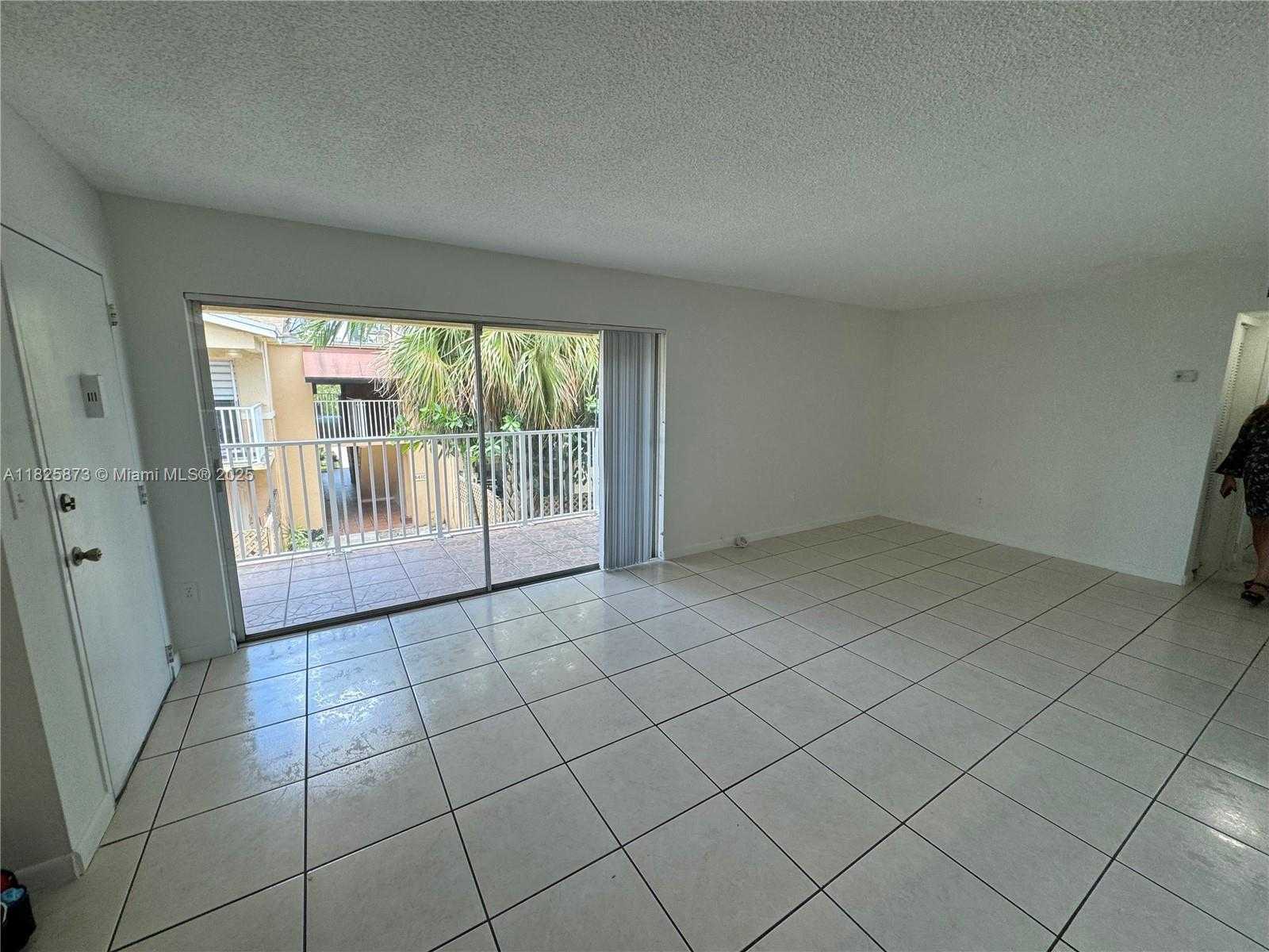 Small Image of 4440 NORTH WEST 79TH AVE #2F, Doral Number 6