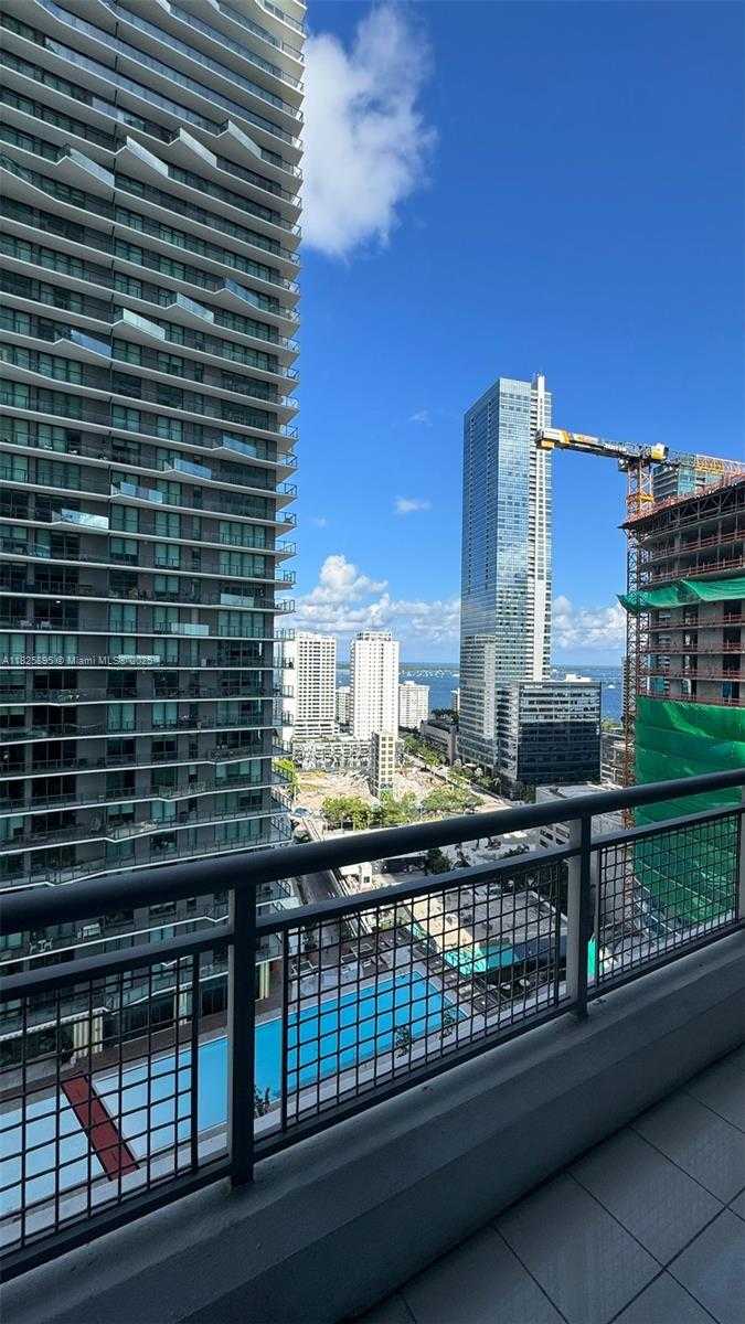 Imagen de Pequeño Objeto