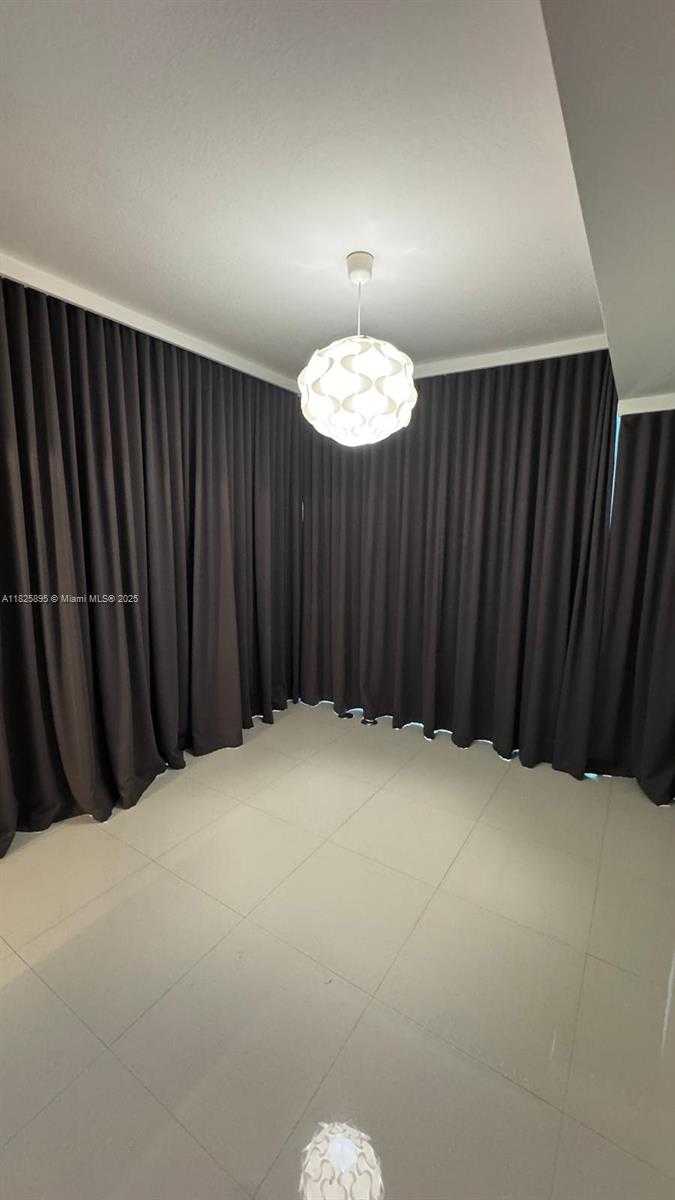 Imagen de Pequeño Objeto