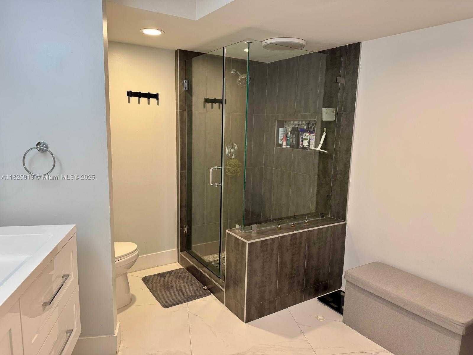 Small Image of 1000 ISLAND BLVD #1410, Aventura Number 19