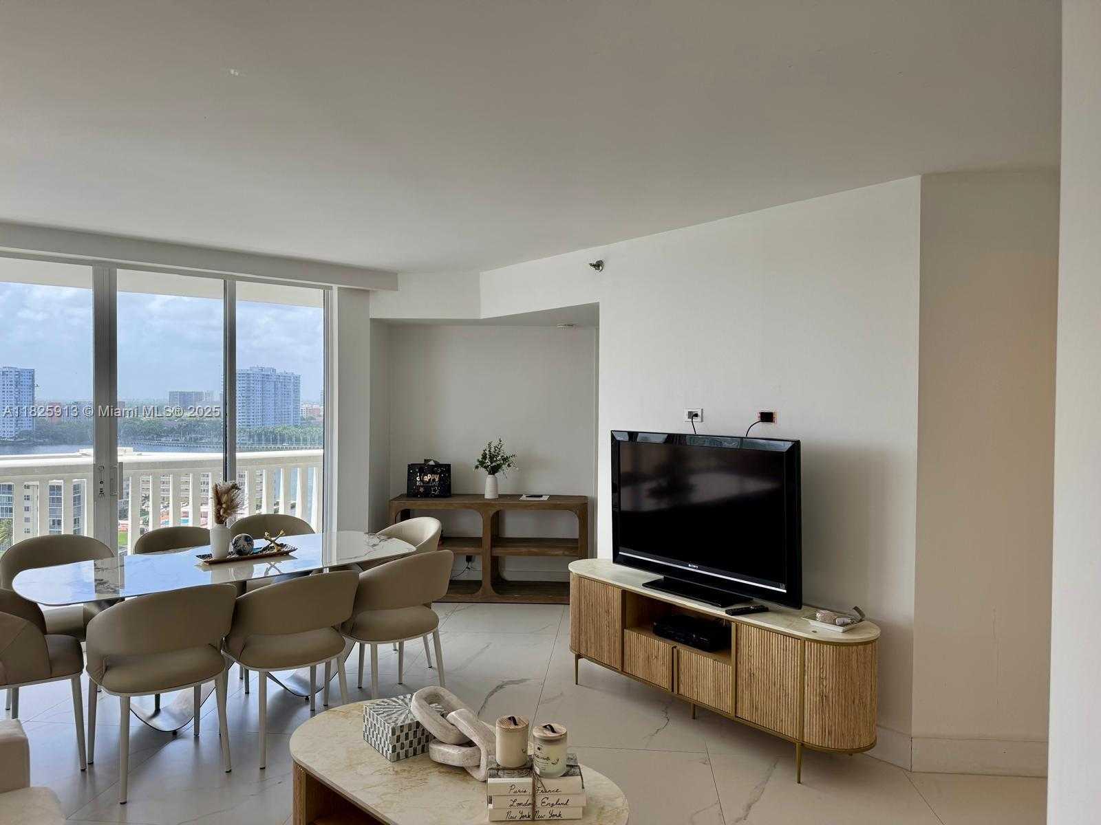 Small Image of 1000 ISLAND BLVD #1410, Aventura Number 2