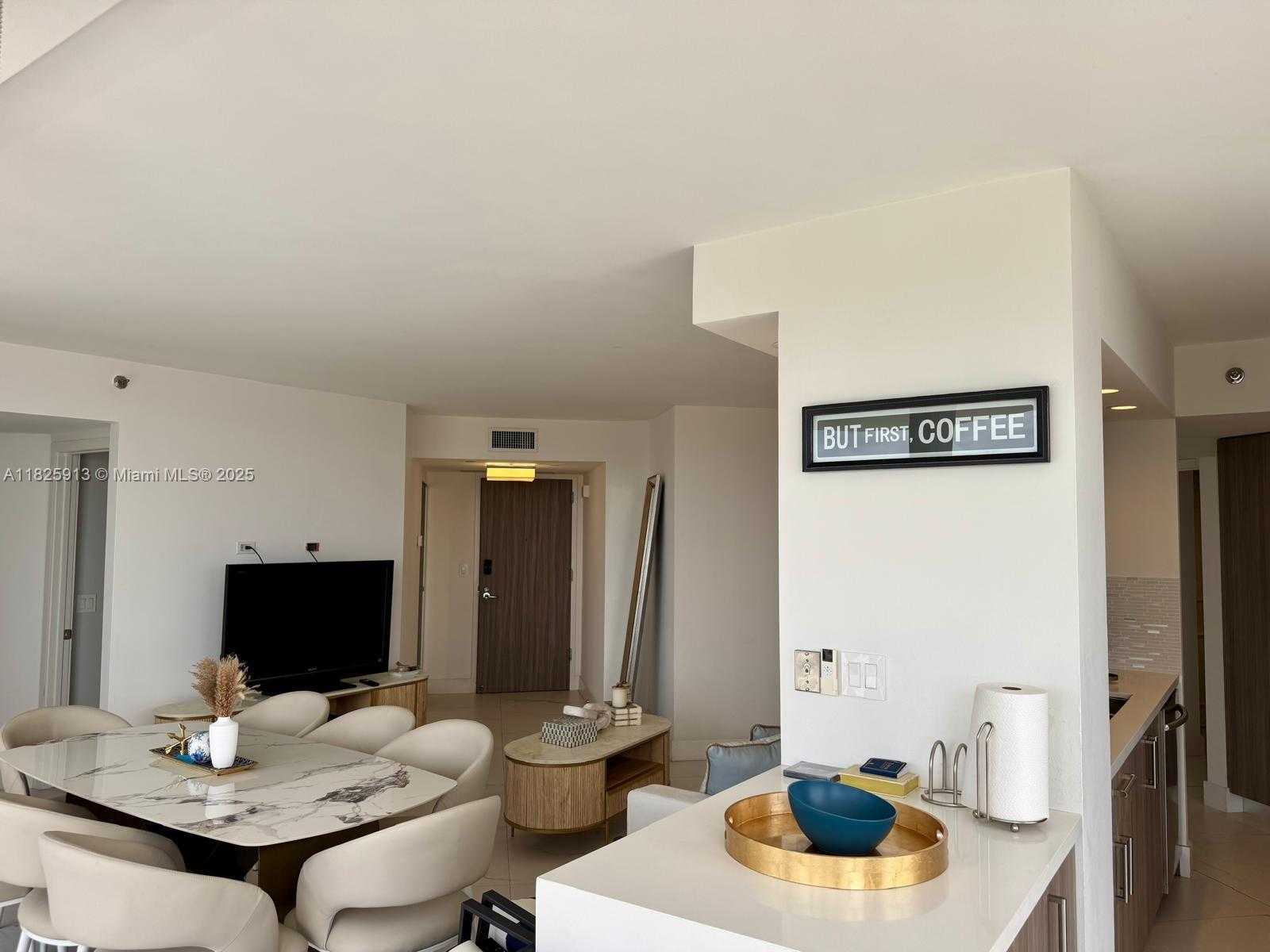 Small Image of 1000 ISLAND BLVD #1410, Aventura Number 6