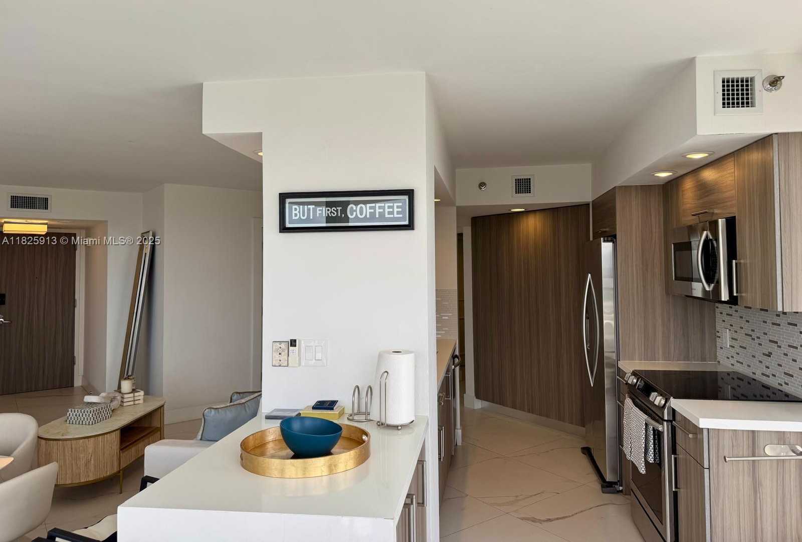 Small Image of 1000 ISLAND BLVD #1410, Aventura Number 8