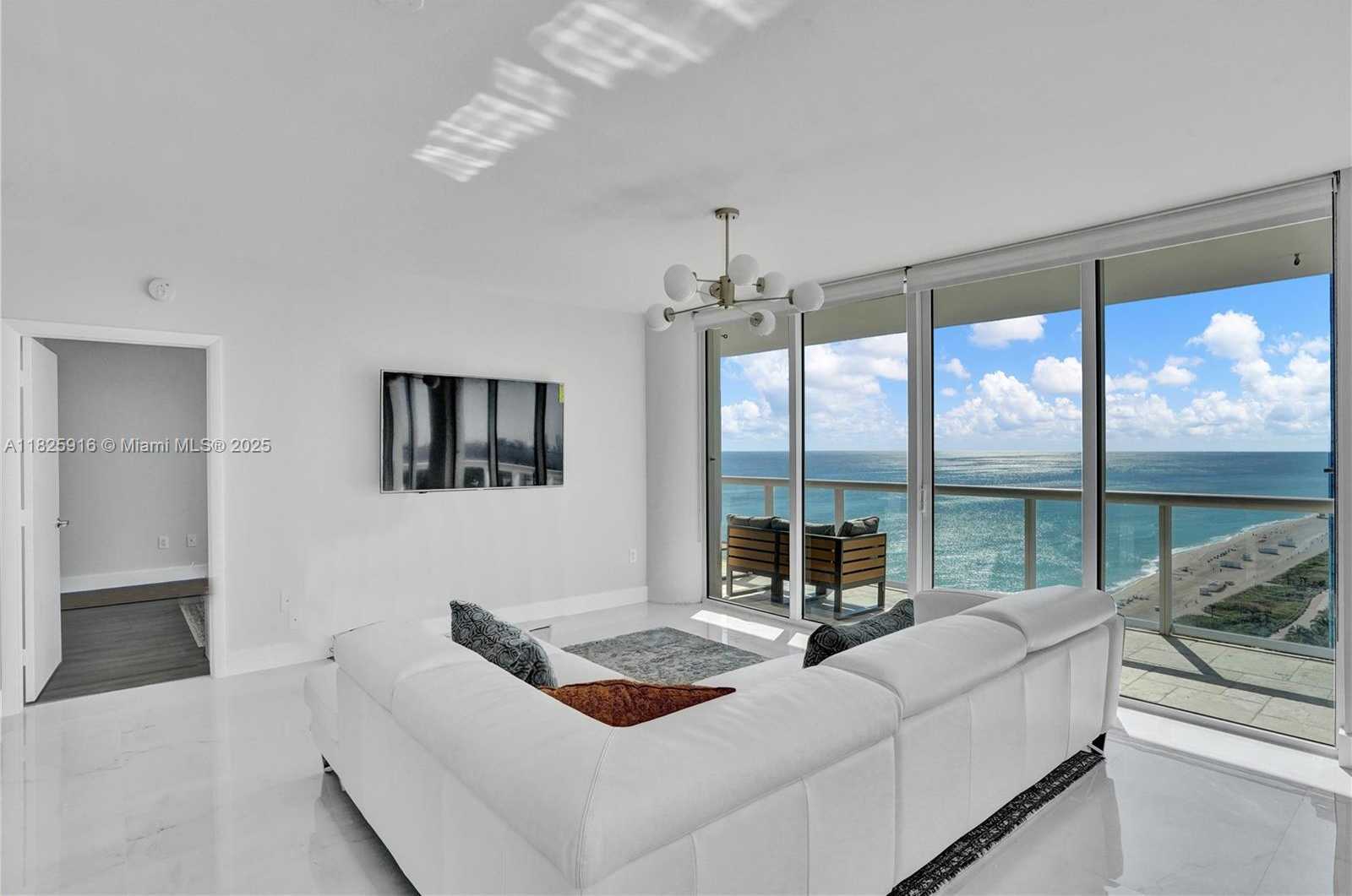 Small Image of 6365 COLLINS AVE #2207, Miami Beach Number 12