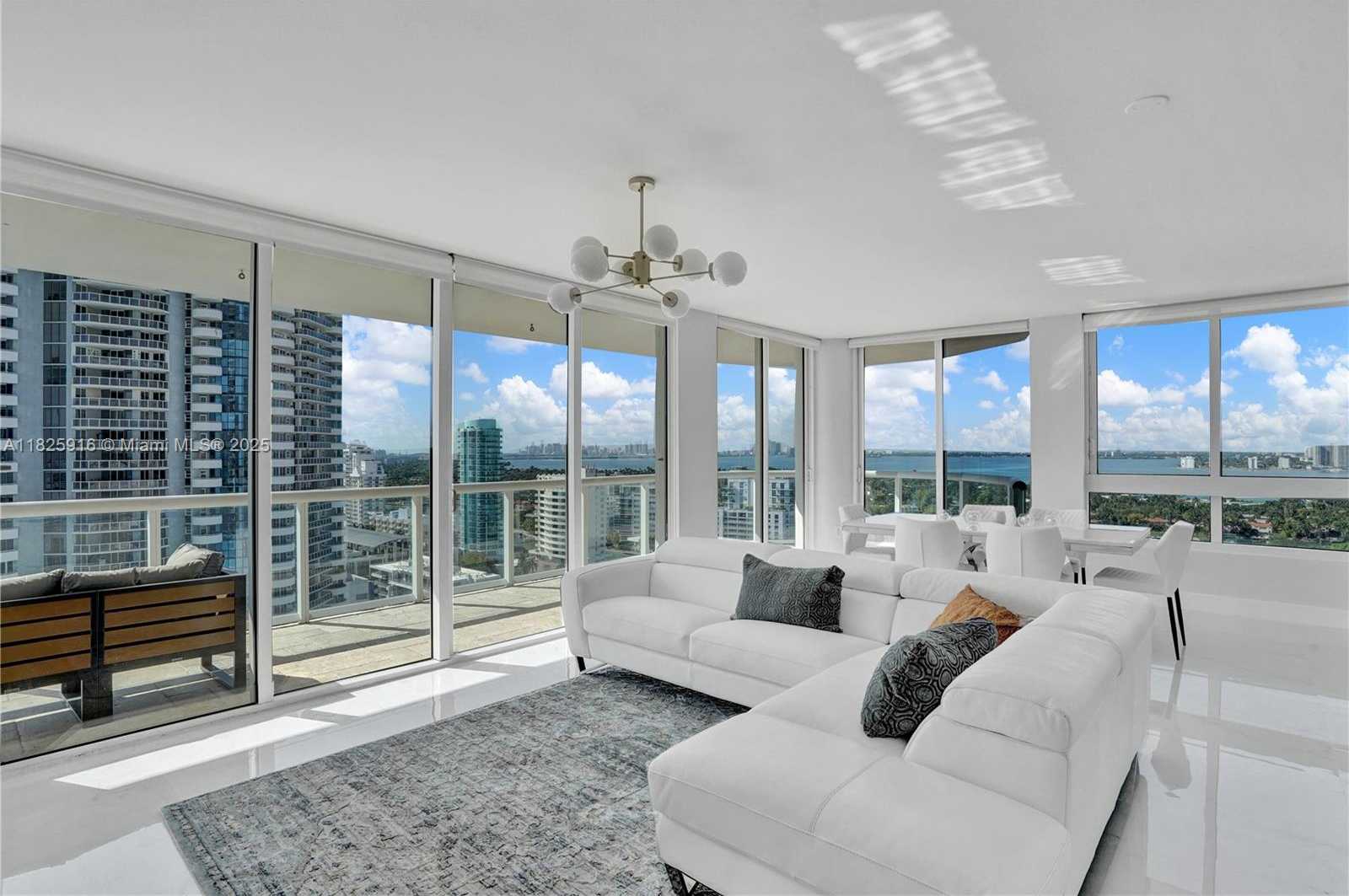 Small Image of 6365 COLLINS AVE #2207, Miami Beach Number 14