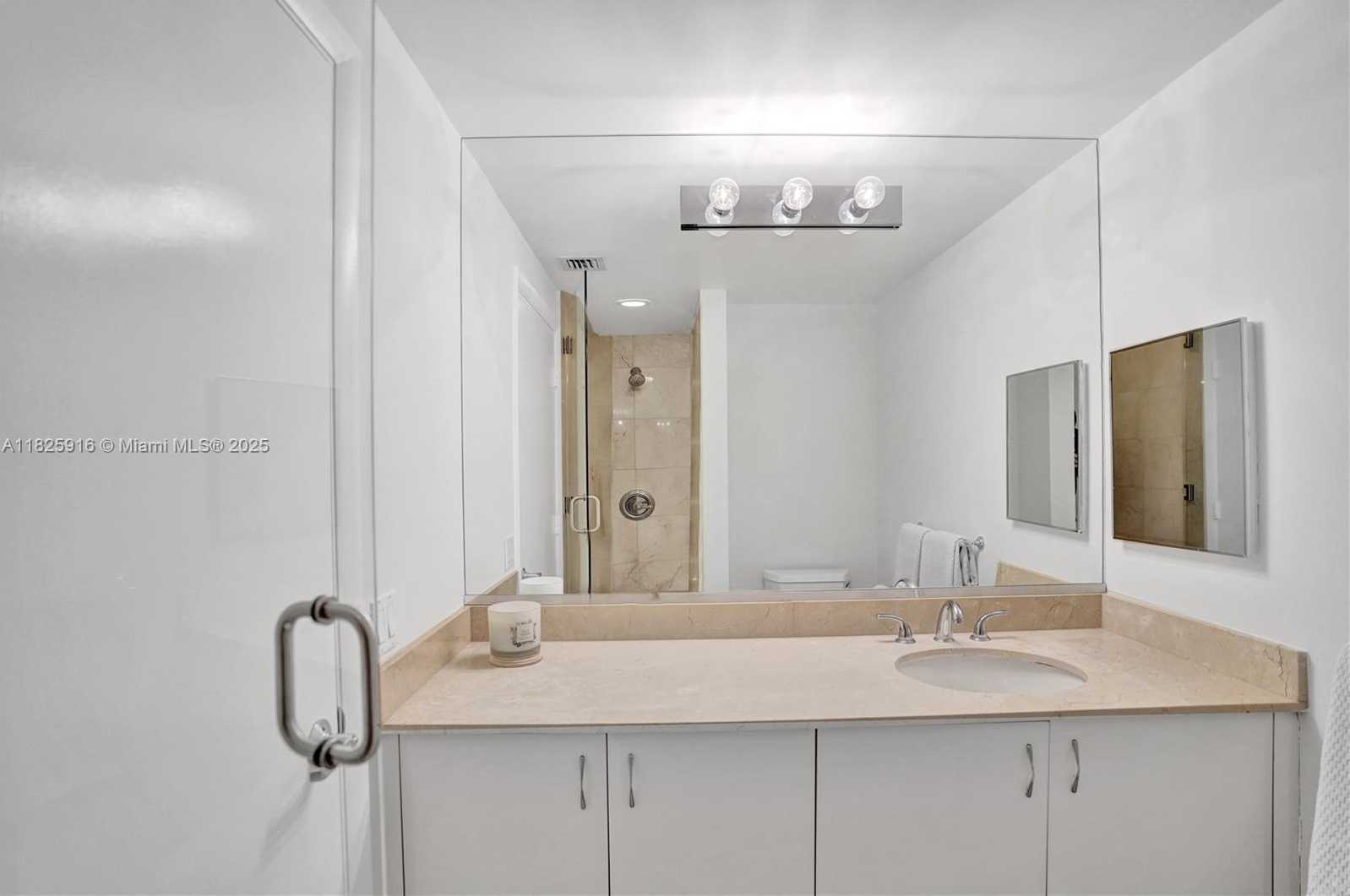 Small Image of 6365 COLLINS AVE #2207, Miami Beach Number 36