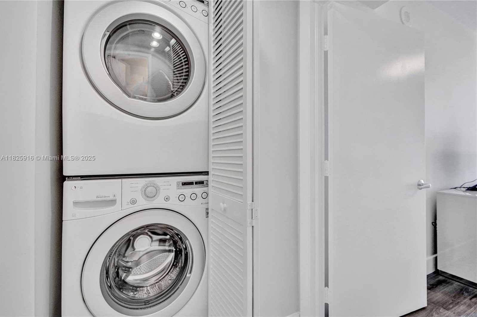 Small Image of 6365 COLLINS AVE #2207, Miami Beach Number 37