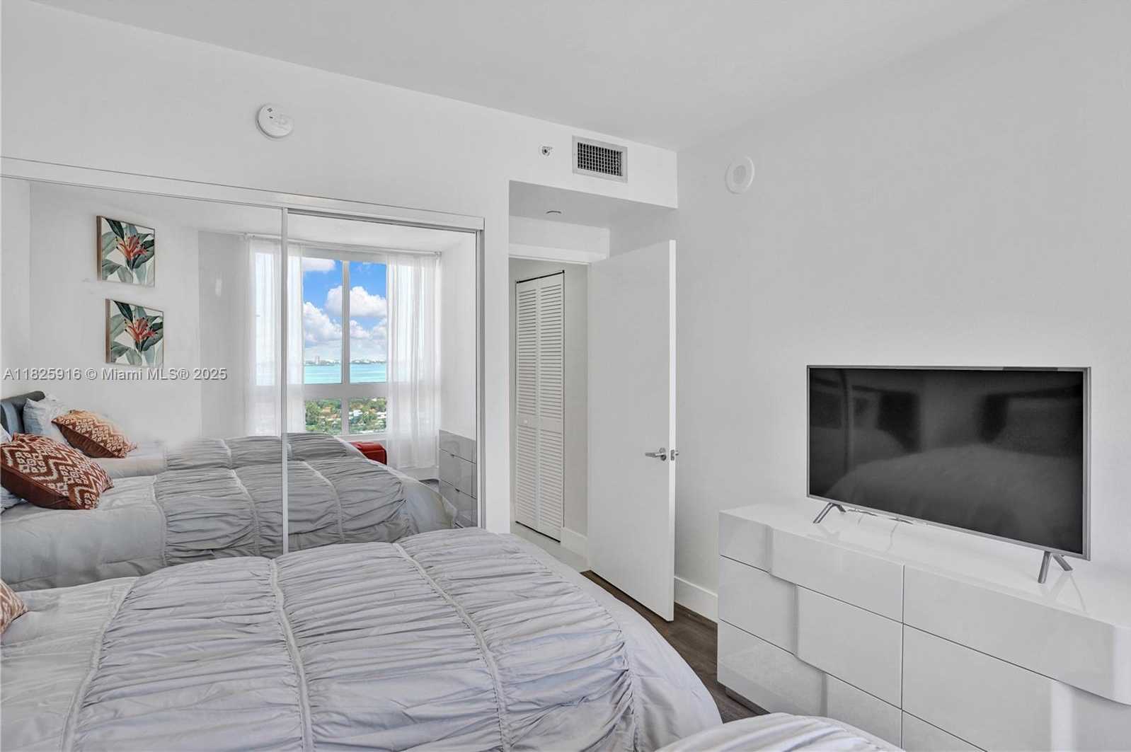 Small Image of 6365 COLLINS AVE #2207, Miami Beach Number 44