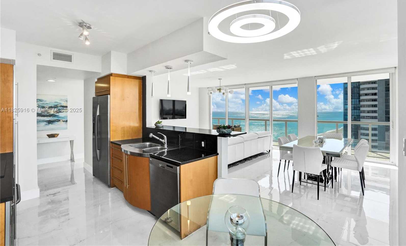 Small Image of 6365 COLLINS AVE #2207, Miami Beach Number 6