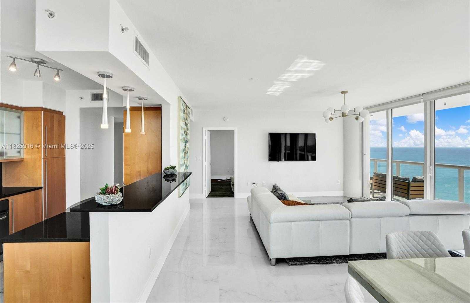 Small Image of 6365 COLLINS AVE #2207, Miami Beach Number 9