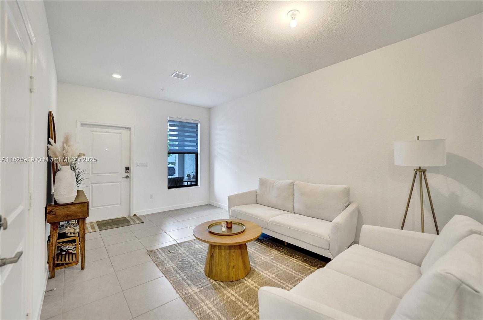 Small Image of 242 SOUTH WEST 159TH LN, Pembroke Pines Number 12