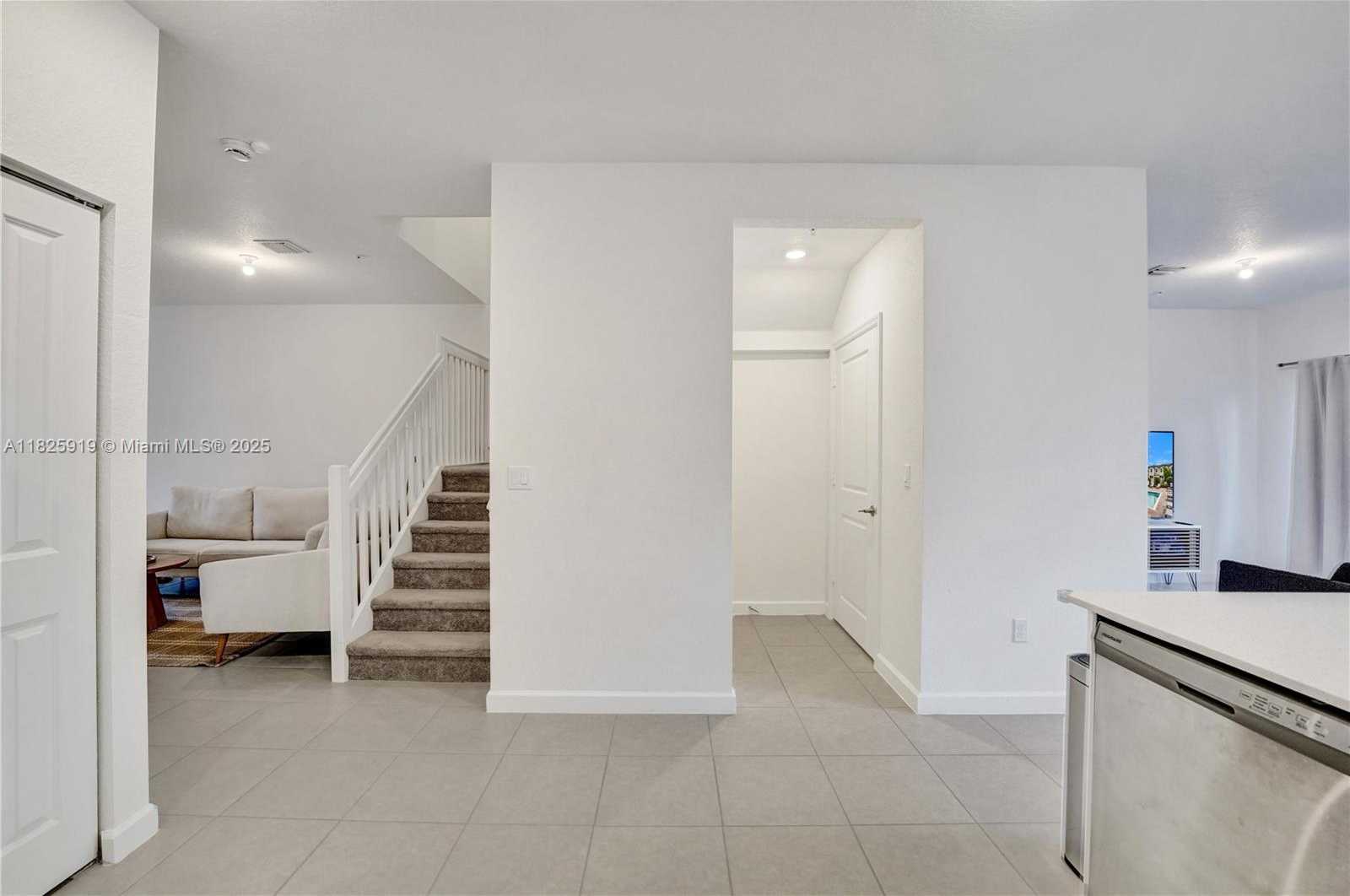 Small Image of 242 SOUTH WEST 159TH LN, Pembroke Pines Number 15