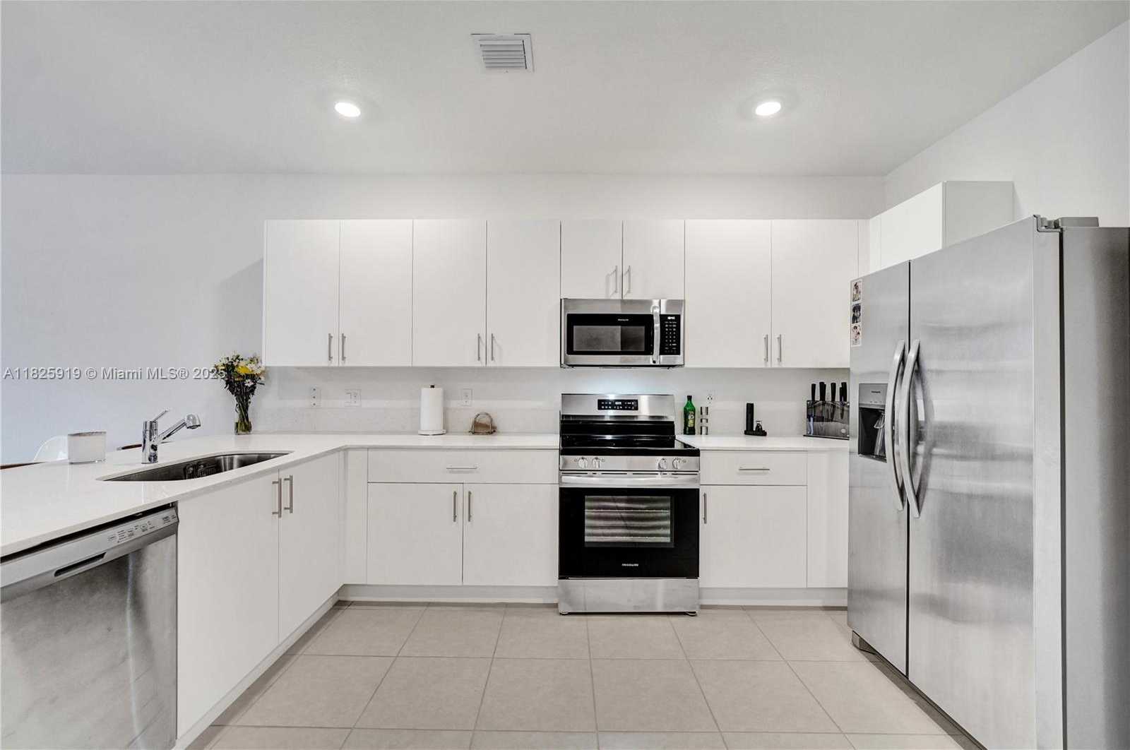 Small Image of 242 SOUTH WEST 159TH LN, Pembroke Pines Number 18