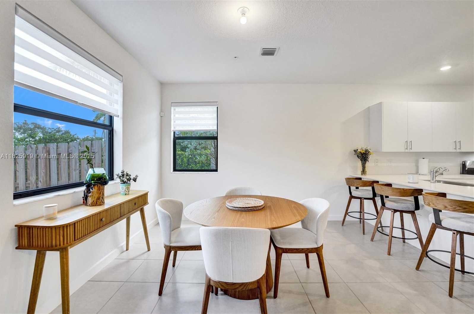 Small Image of 242 SOUTH WEST 159TH LN, Pembroke Pines Number 27