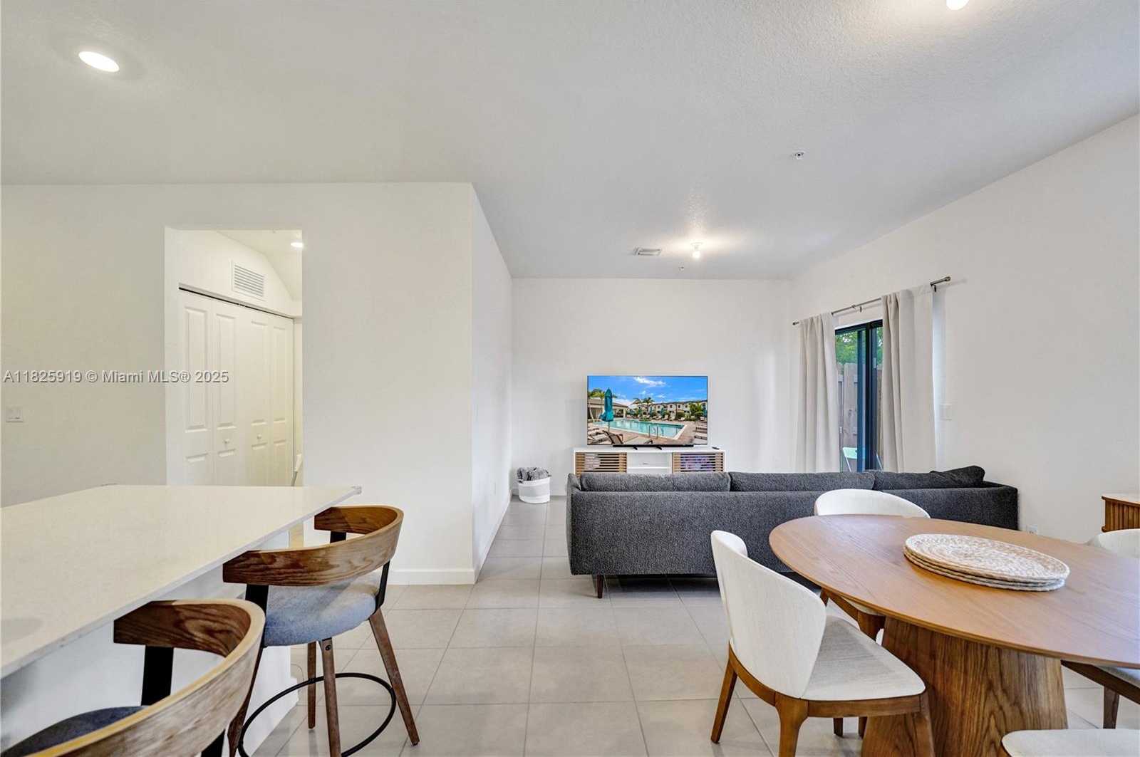 Small Image of 242 SOUTH WEST 159TH LN, Pembroke Pines Number 29