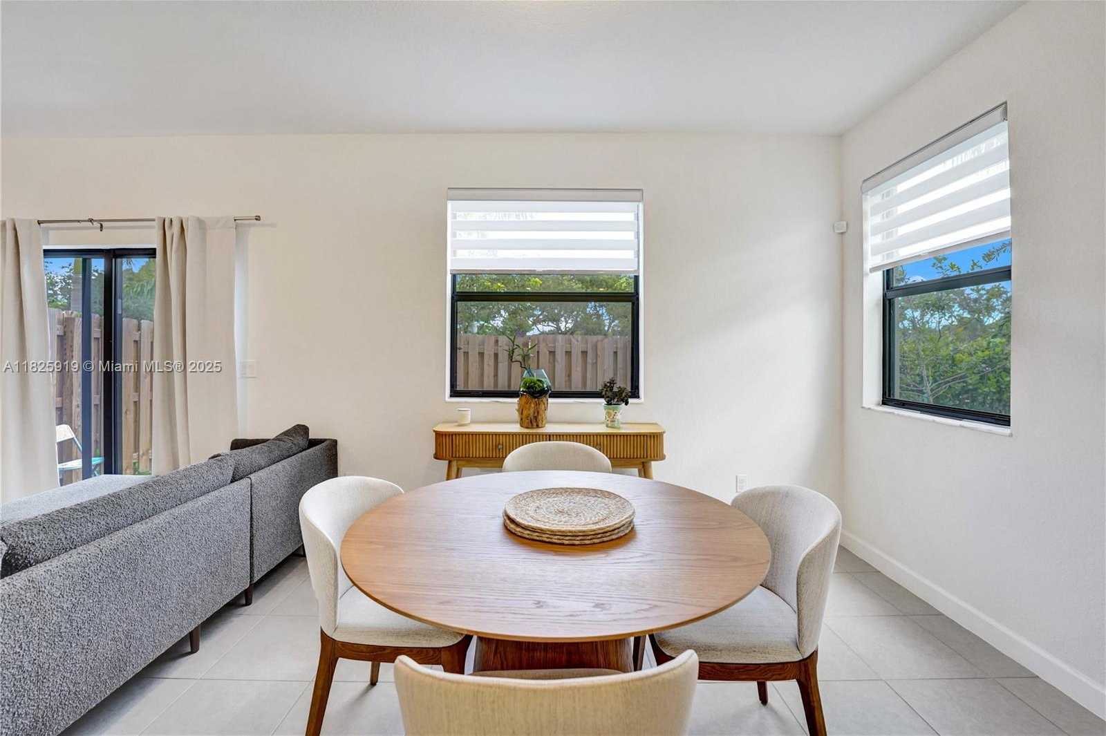 Small Image of 242 SOUTH WEST 159TH LN, Pembroke Pines Number 33