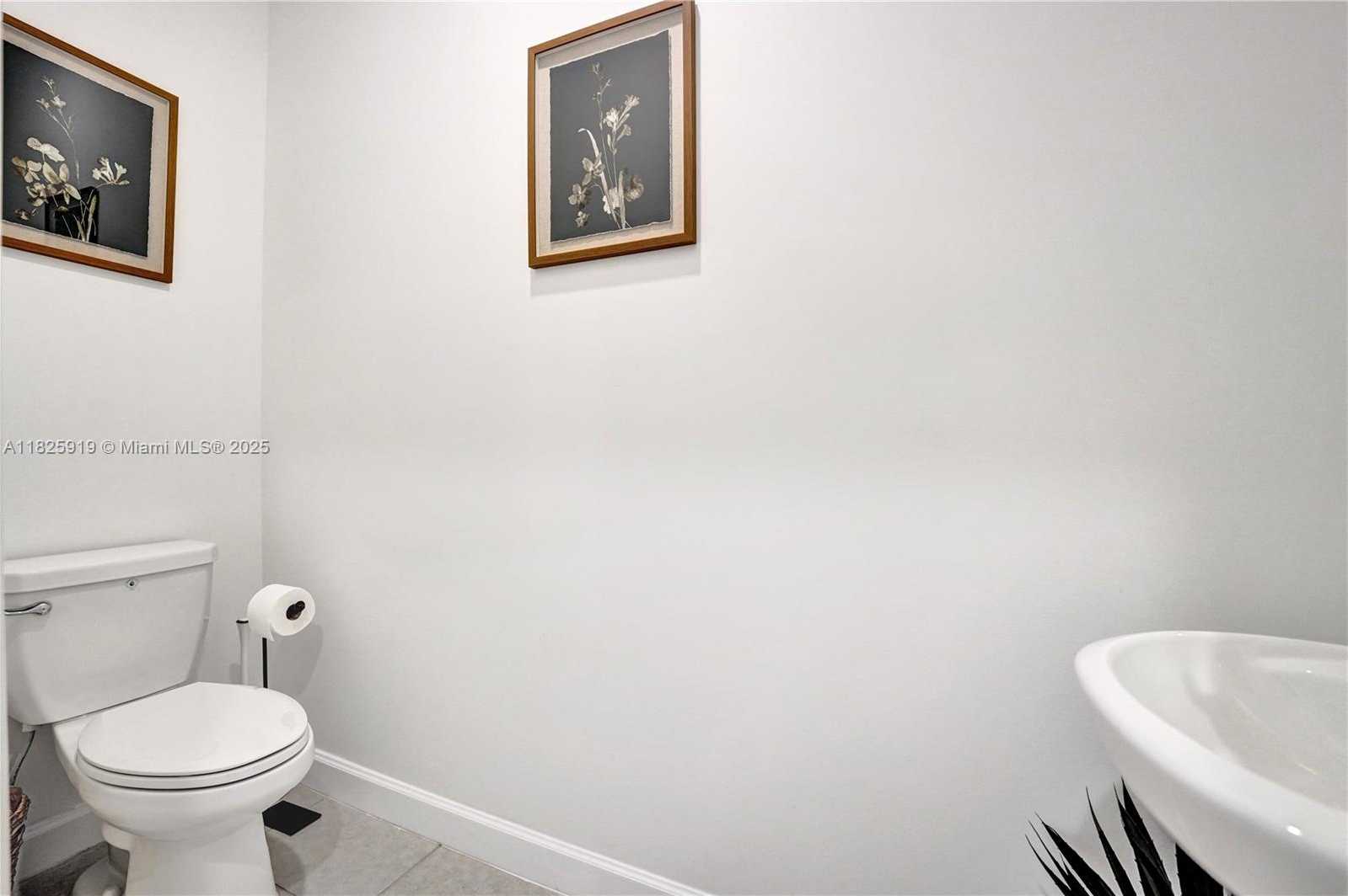 Small Image of 242 SOUTH WEST 159TH LN, Pembroke Pines Number 41