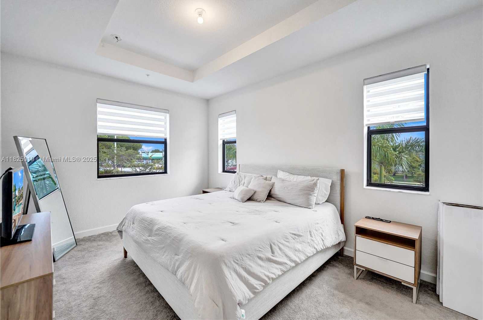 Small Image of 242 SOUTH WEST 159TH LN, Pembroke Pines Number 44