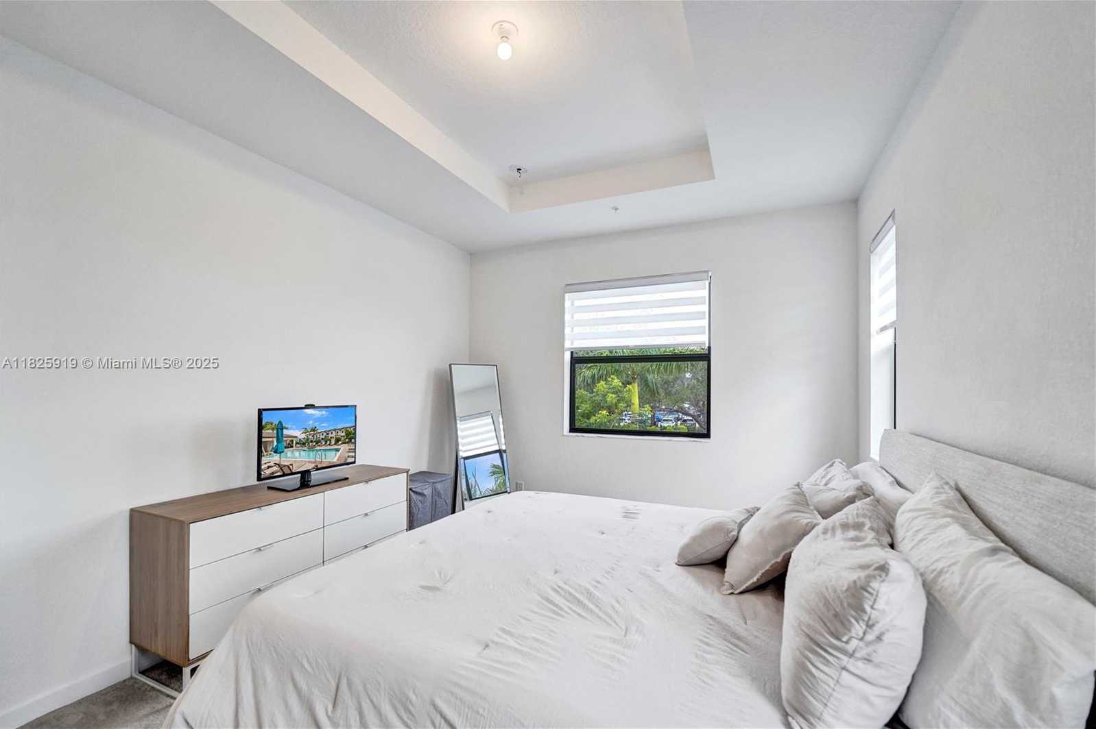 Small Image of 242 SOUTH WEST 159TH LN, Pembroke Pines Number 46