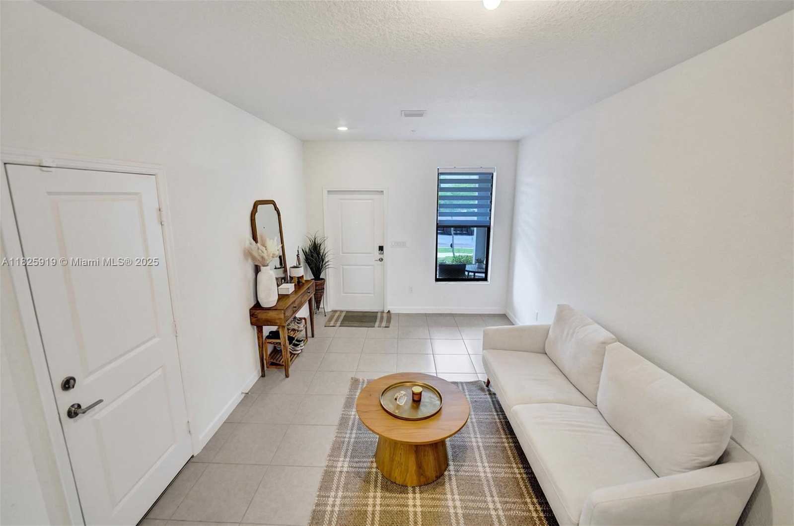 Small Image of 242 SOUTH WEST 159TH LN, Pembroke Pines Number 6