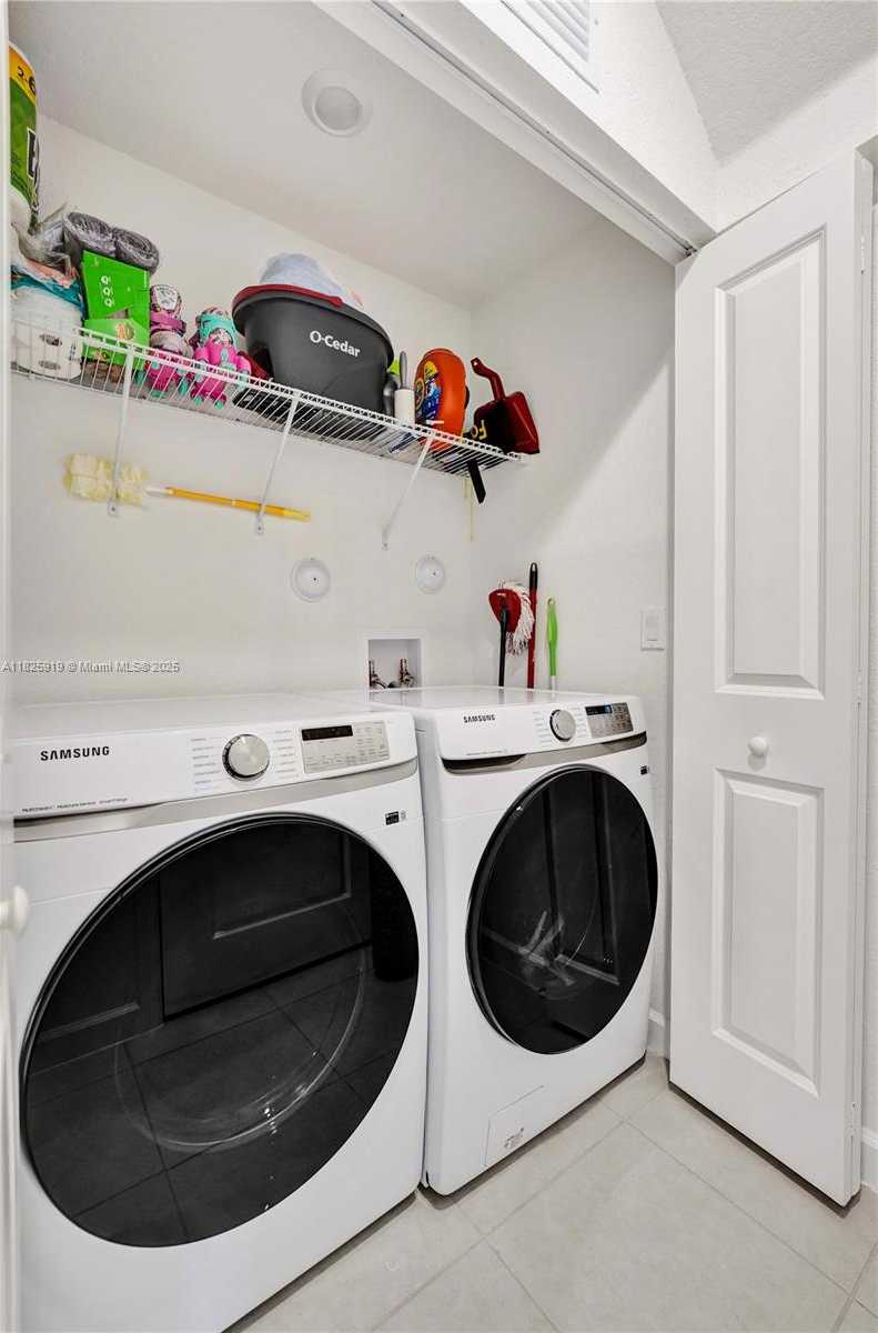 Small Image of 242 SOUTH WEST 159TH LN, Pembroke Pines Number 67