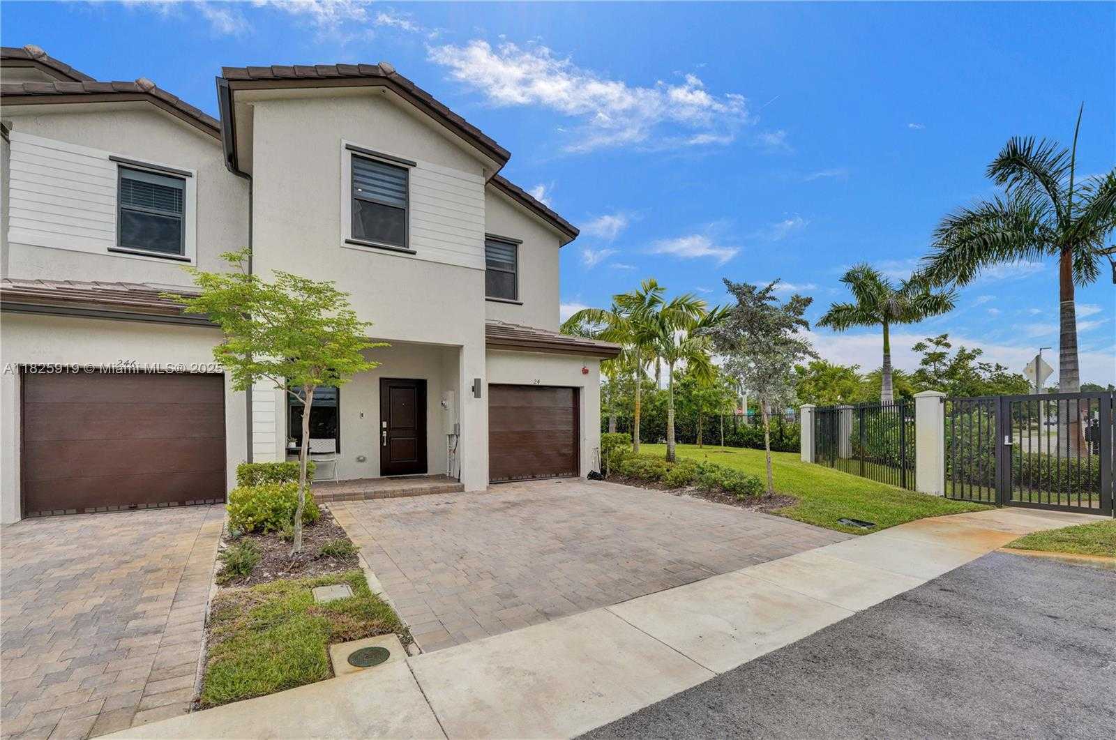 Small Image of 242 SOUTH WEST 159TH LN, Pembroke Pines Number 72