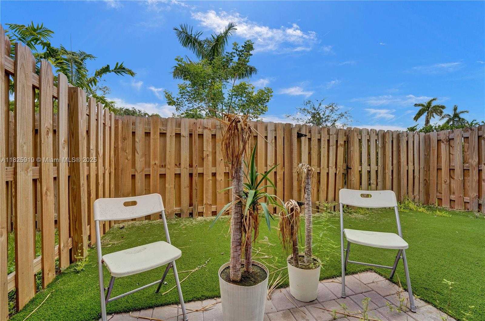 Small Image of 242 SOUTH WEST 159TH LN, Pembroke Pines Number 75