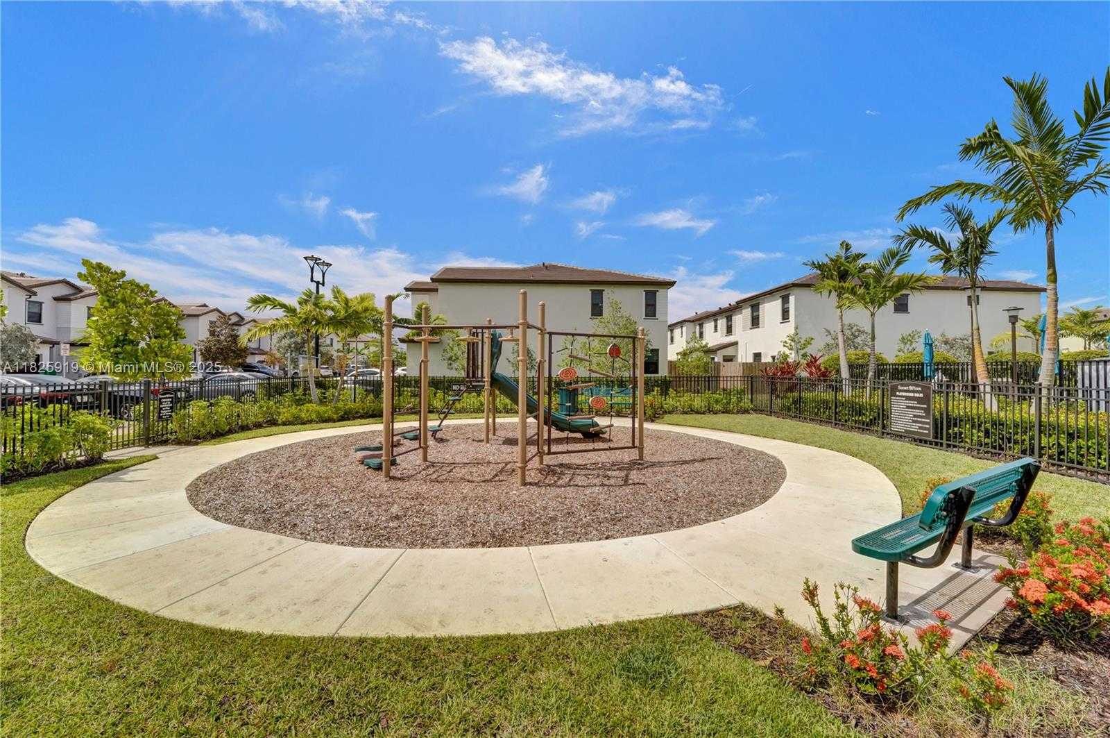 Small Image of 242 SOUTH WEST 159TH LN, Pembroke Pines Number 81