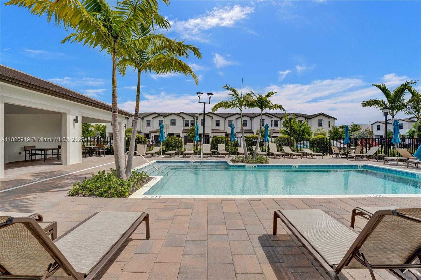 Small Image of 242 SOUTH WEST 159TH LN, Pembroke Pines Number 83
